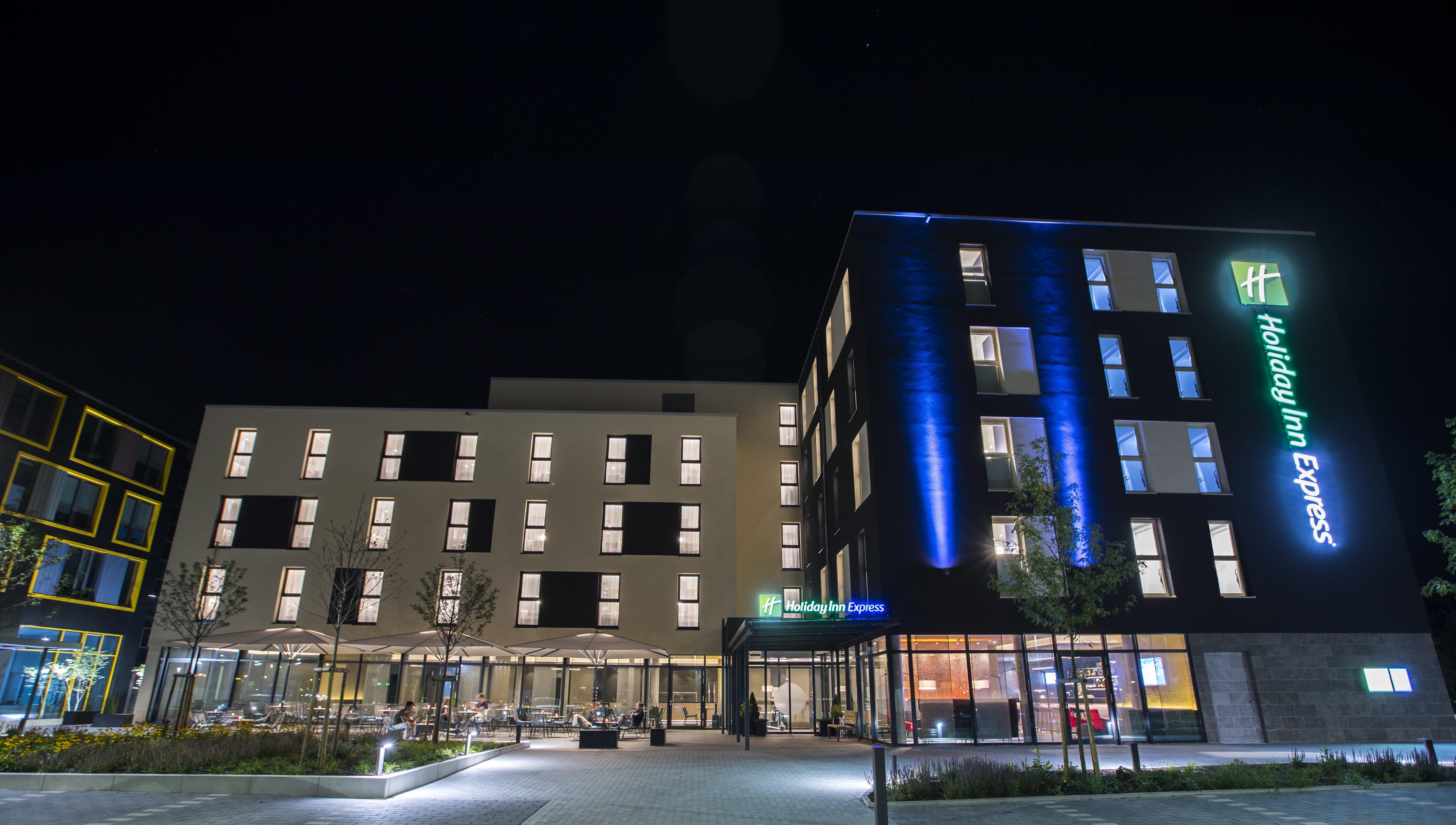 Holiday Inn Express Karlsruhe - City Park By Ihg Eksteriør bilde