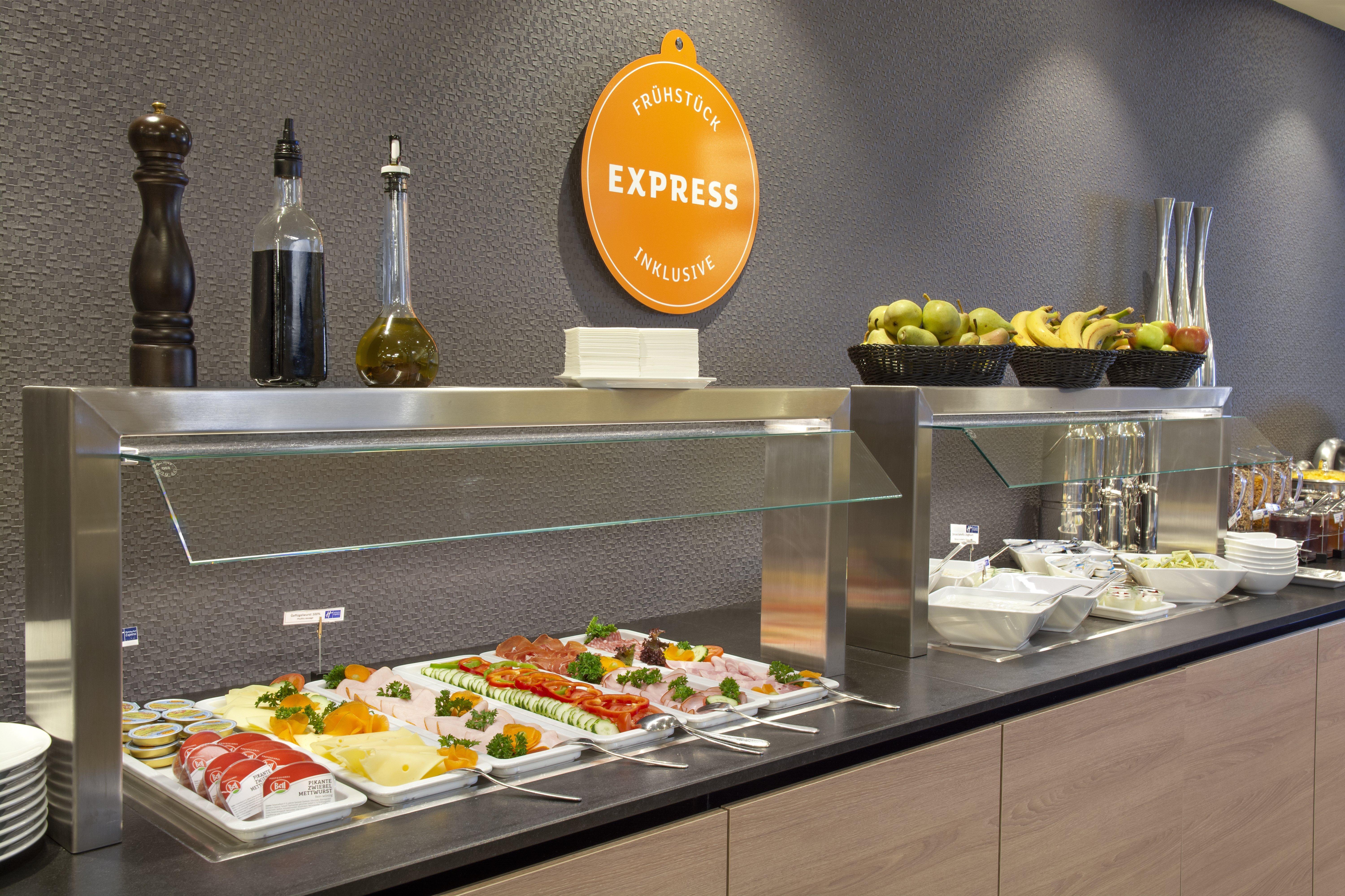 Holiday Inn Express Karlsruhe - City Park By Ihg Eksteriør bilde