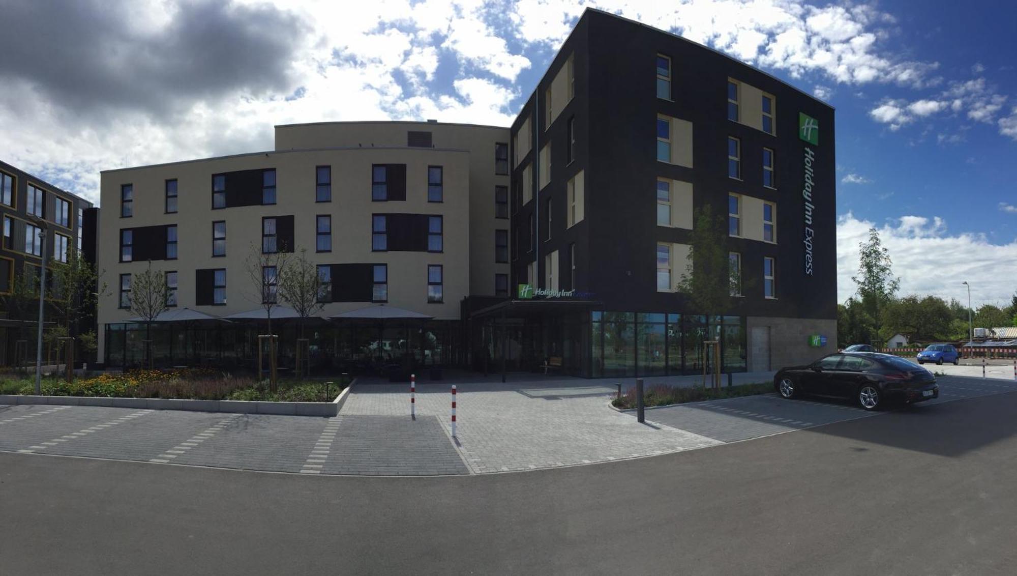Holiday Inn Express Karlsruhe - City Park By Ihg Eksteriør bilde